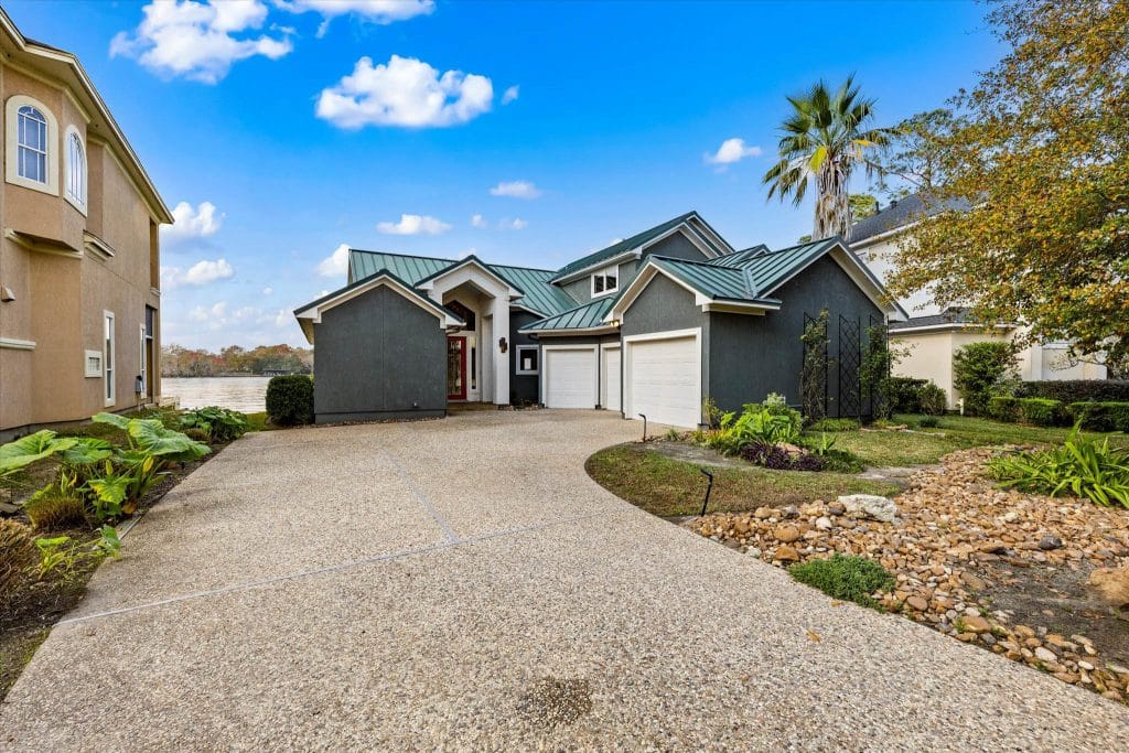 04 140 fairwater dr 2